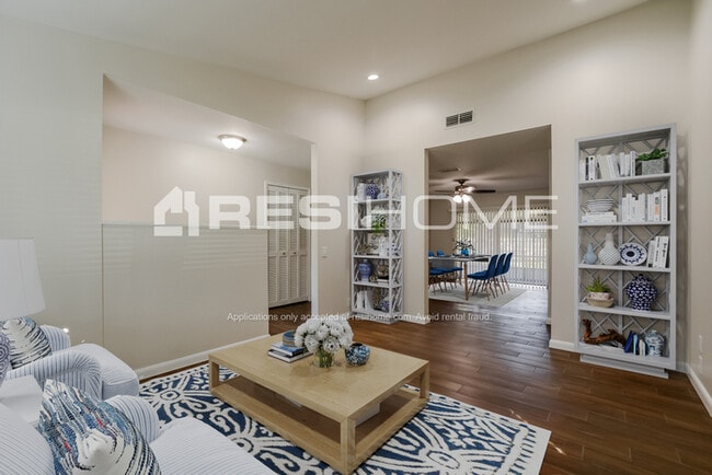 Building Photo - 1341 Sterling Oaks Dr