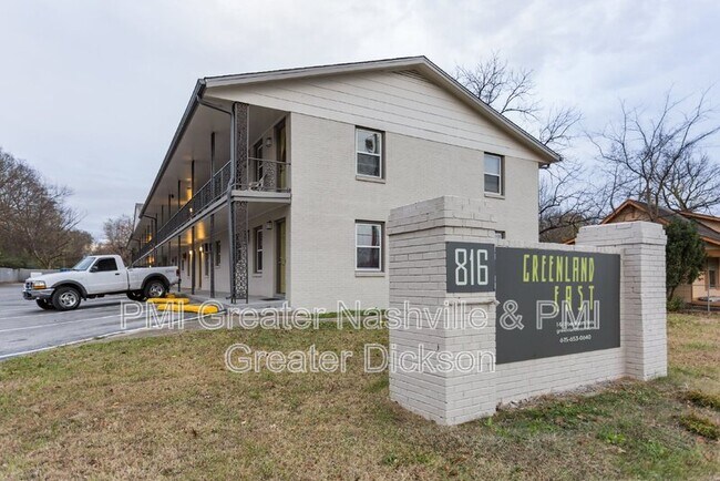 Foto del edificio - 816 Greenland Dr