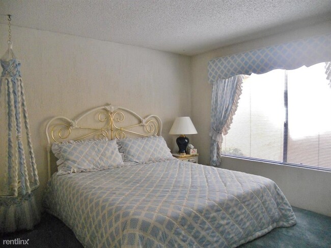 Building Photo - 2 br, 2 bath Condo - 321 Gran Via
