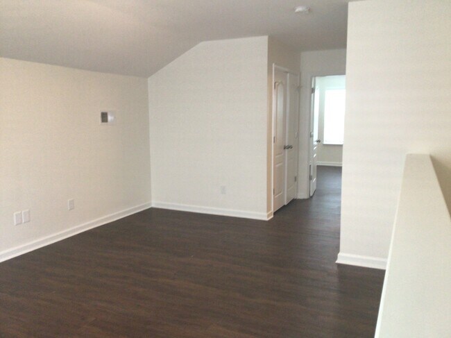 Foto del edificio - 137 Caledonia Dr