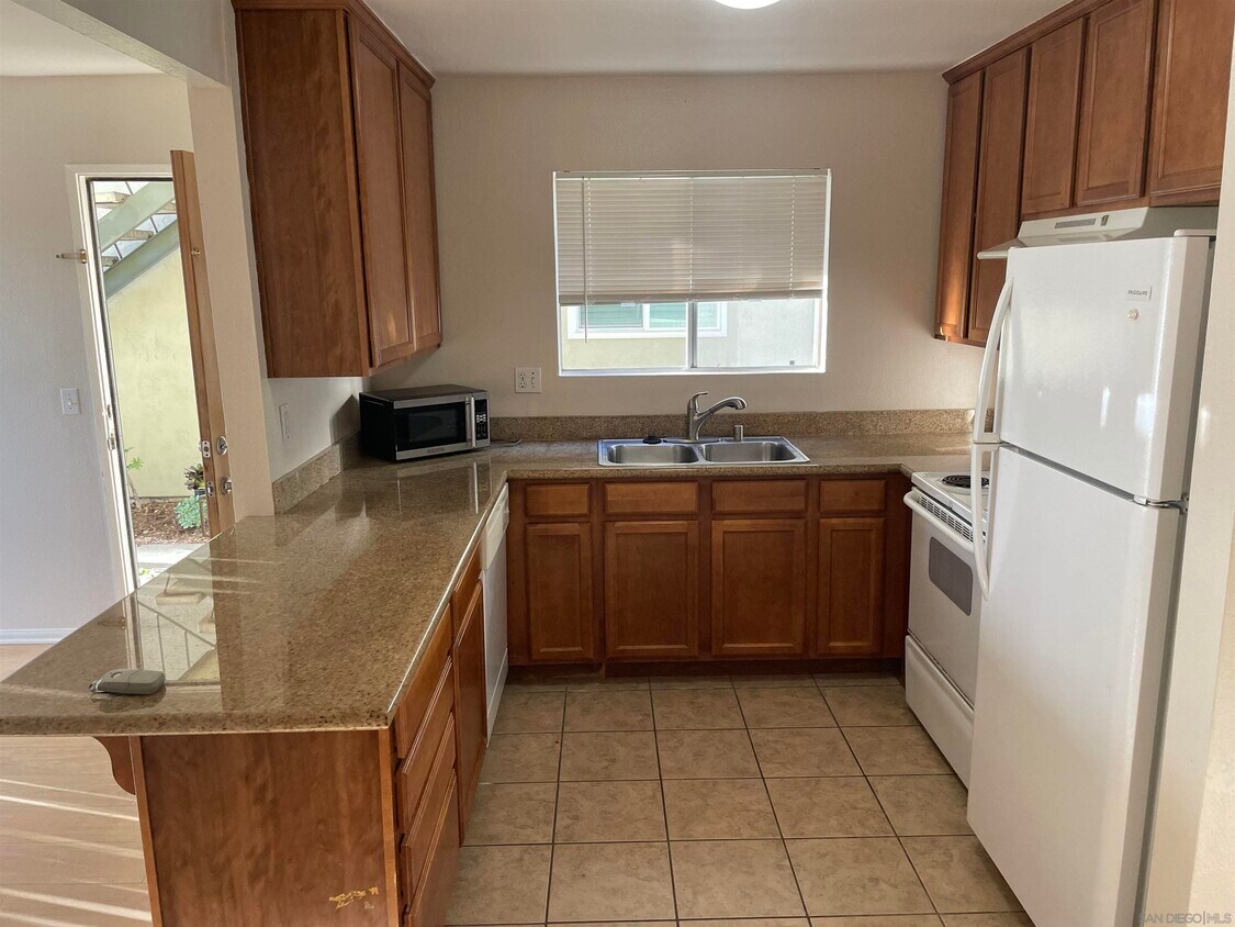 830 W Lincoln Ave Unit 172, Escondido, CA 92026 Condo for Rent in