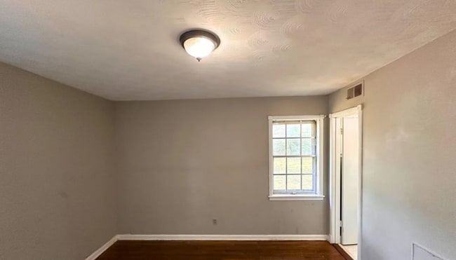 Building Photo - 4810 Summerlane Ave