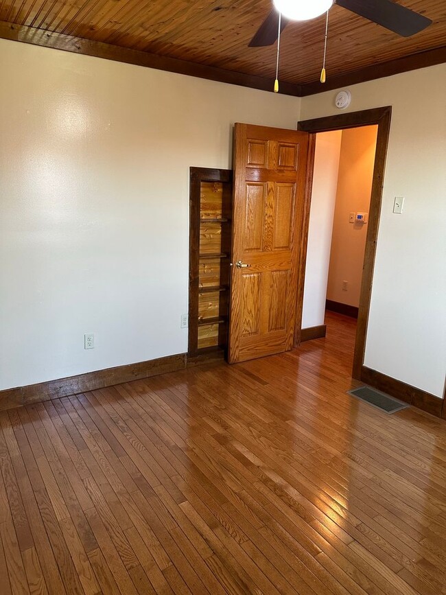 Building Photo - 3113  A,B,C