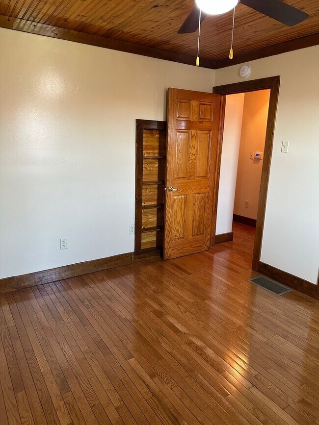 Building Photo - 3113  A,B,C