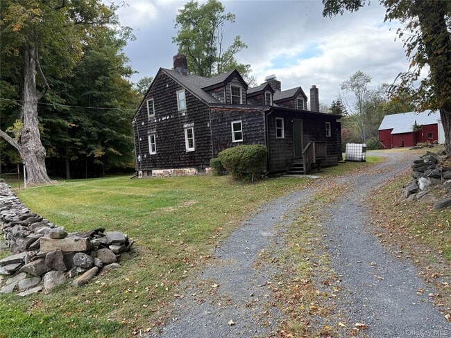 Foto del edificio - 241 White Bridge Rd