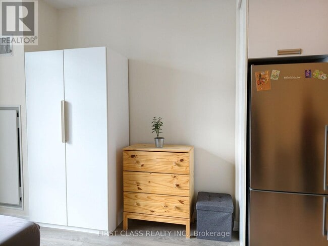 Building Photo - 99 John St