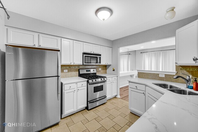 Foto del edificio - 2492 Stoughton Cir
