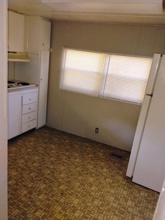 Building Photo - 2 Bedroom 1 Bath home for rent in Granbury...