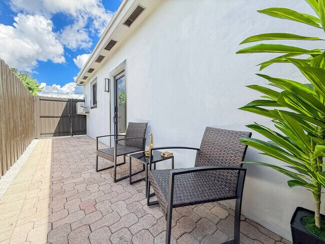 Foto del edificio - 7904 Juniper St