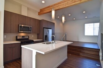 Building Photo - 1239 Tennyson St