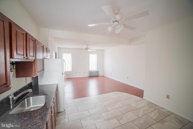 Foto del edificio - 2422 Poplar St