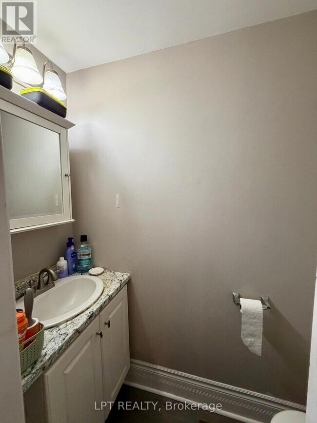 Photo du bâtiment - 342 Sunnyside Ave