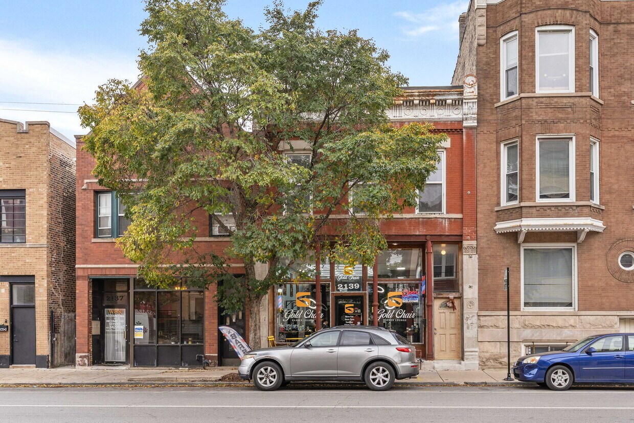 Foto principal - 2139 W Chicago Ave