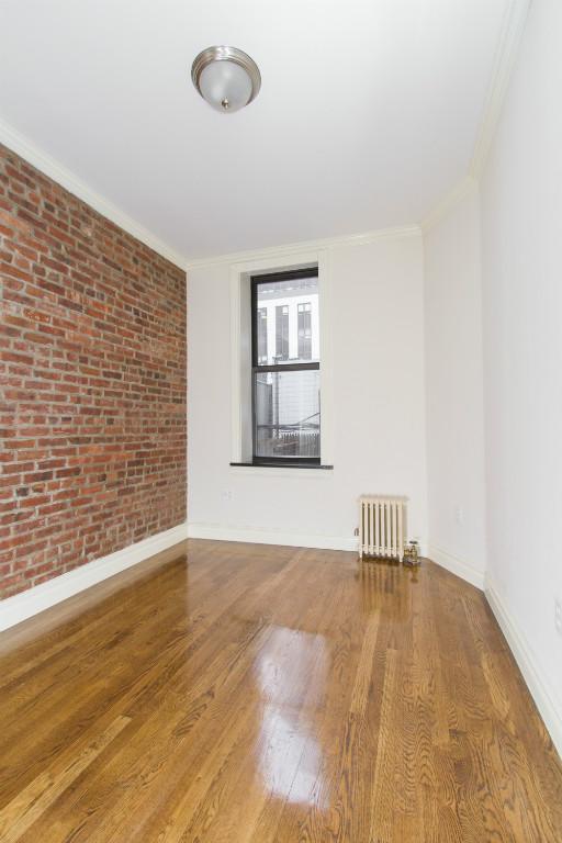 Foto del edificio - 336 E 18th St