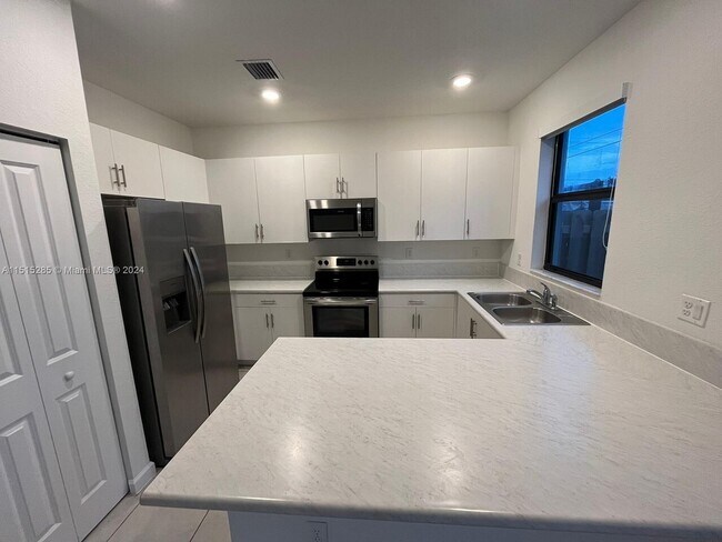 Building Photo - 13332 SW 287 Terrace # 13332