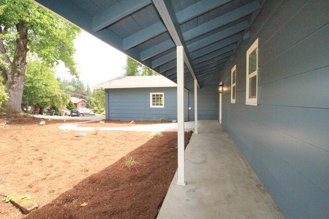 Building Photo - 10535 NW Walters Ln