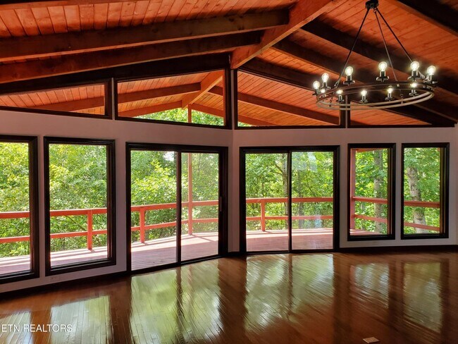Foto del edificio - 289 Dark Hollow Rd N
