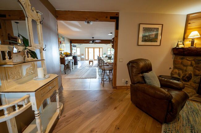 Entry, breakfast bar, Great room, back - 23437 Vanowen St