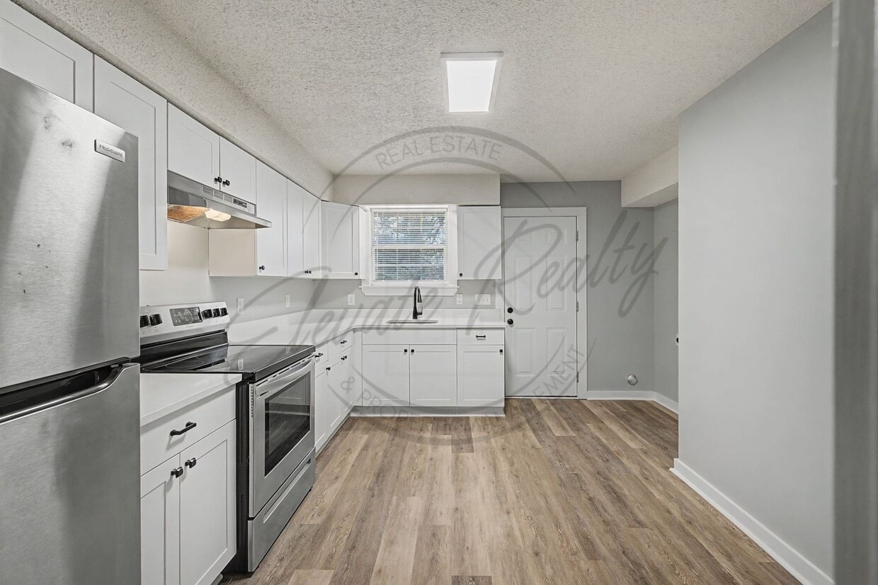 Two Bedroom Ranch in North Nashville - 1/2 Off First Months Rent! - Two Bedroom Ranch in North Nashville - 1/2 Off First Months Rent!