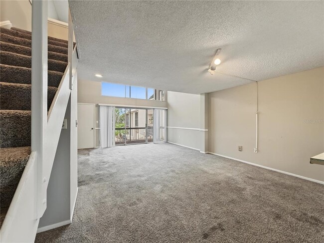 Building Photo - 566 Orange Dr