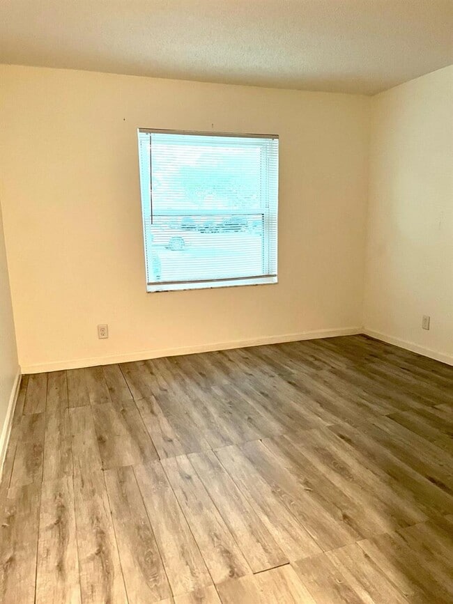 Building Photo - 5070 Sanctuary Way
