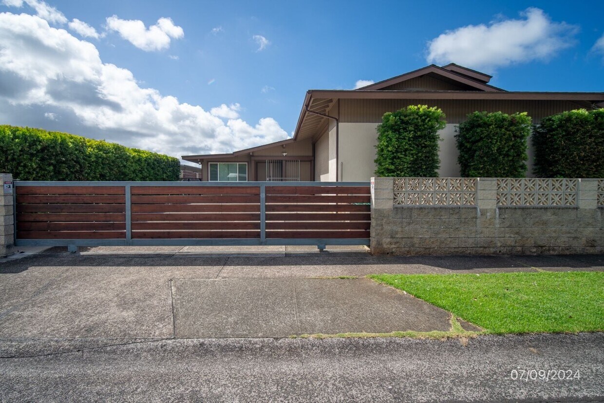 Foto principal - $4,600 / 3br - 1875ft2 - Stunning 3BR/2BA ...