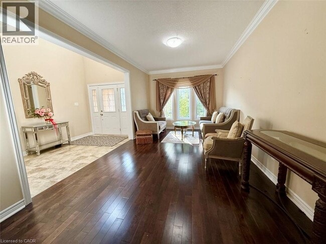 Building Photo - 722 Sundew Dr