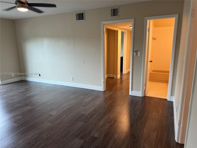 Foto del edificio - 9450 SW 61st Way
