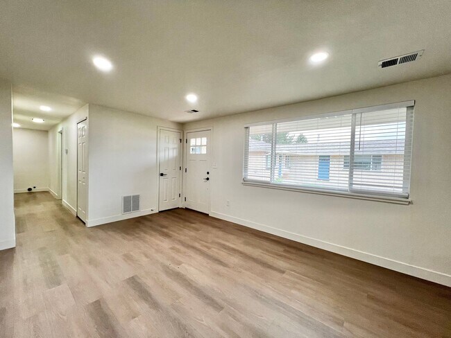 Foto del edificio - 1640 Cheyenne Ave