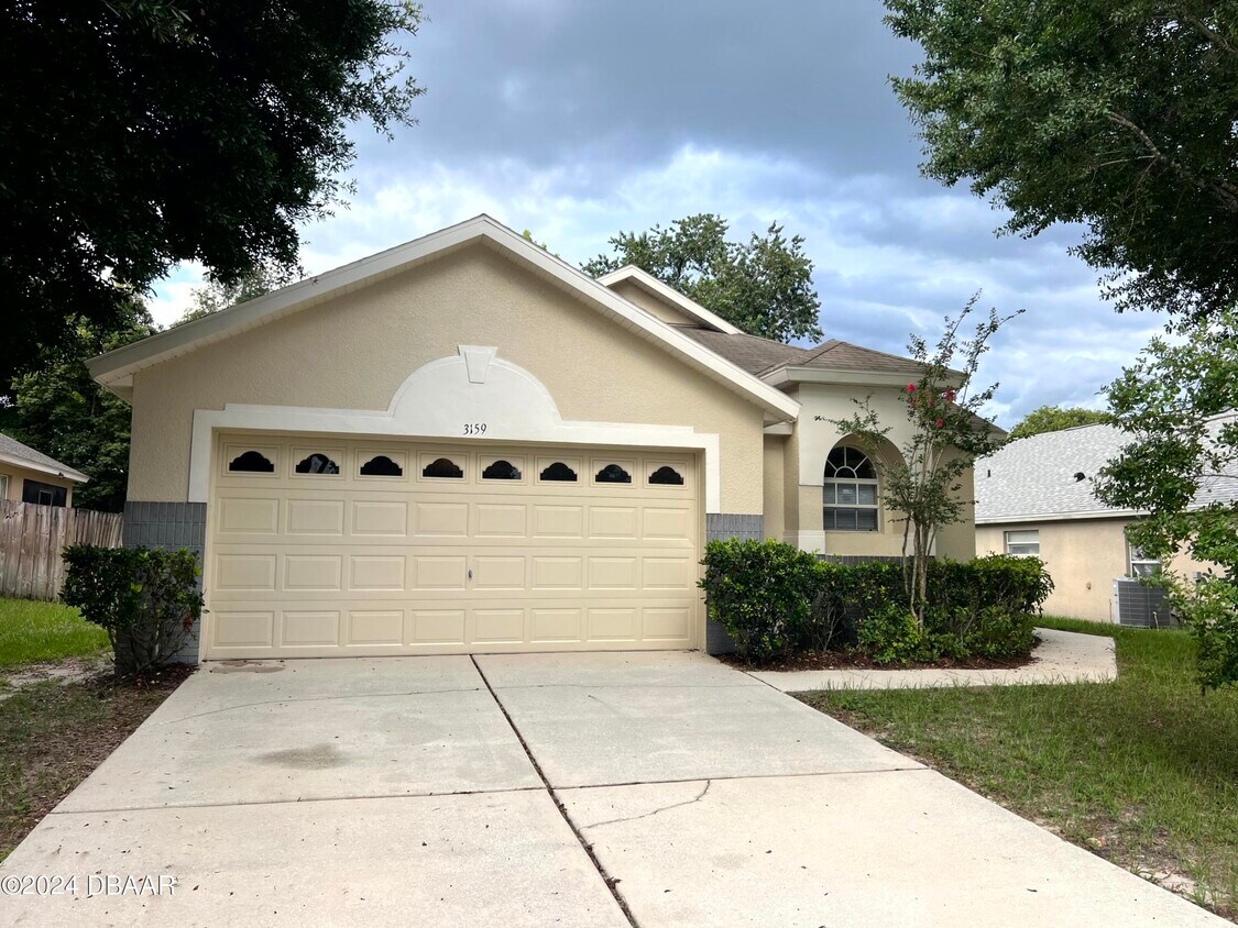 Primary Photo - 3159 Lindera Dr