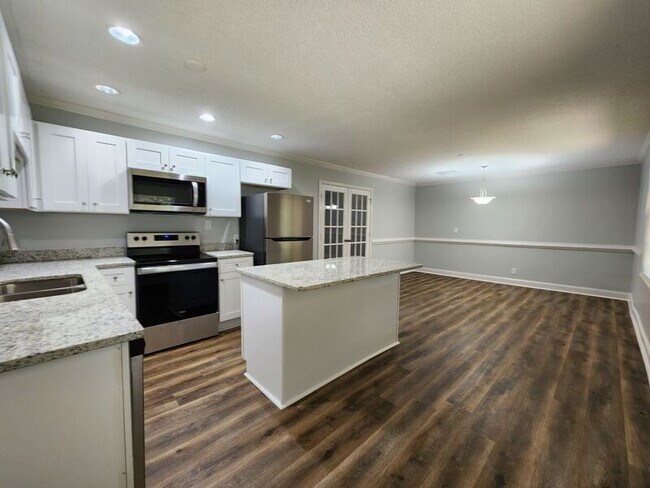 Foto del edificio - 1137 Valerie Woods Dr