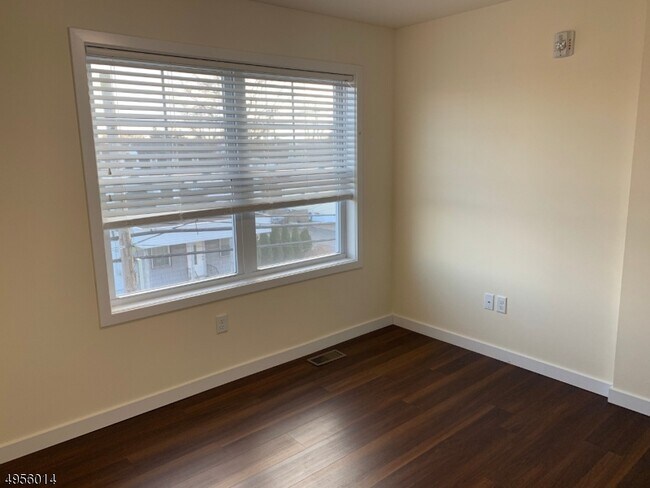 Building Photo - 430 Hamilton Blvd