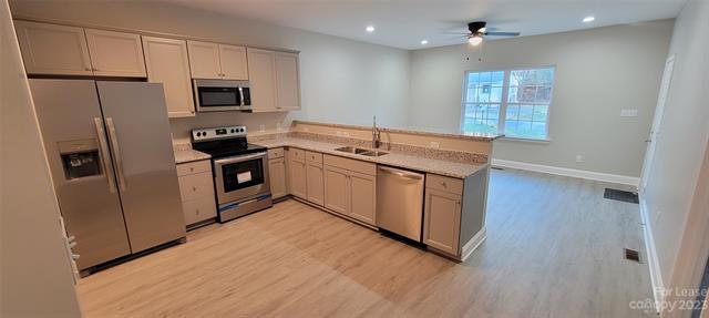 Building Photo - 405 S Starr St