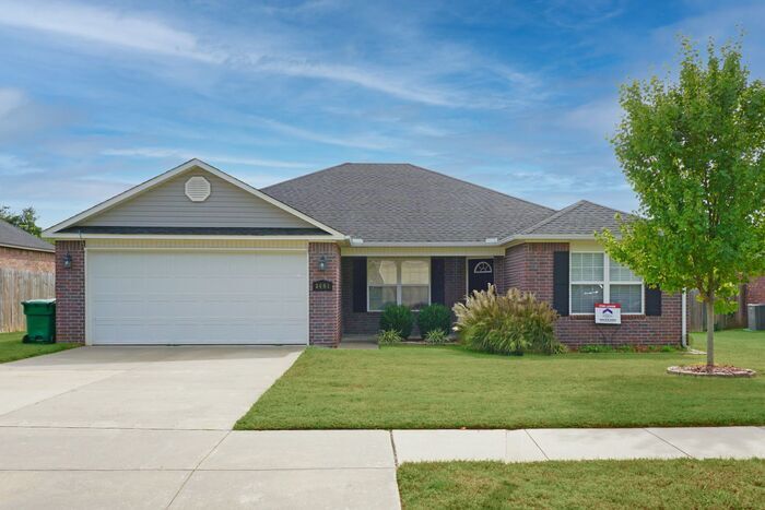 Foto principal - 3491 Whispering Spring Ave