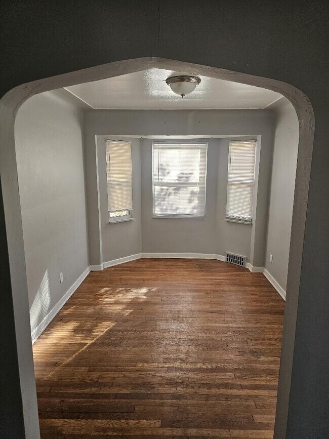 Foto del edificio - 5772 Guilford St