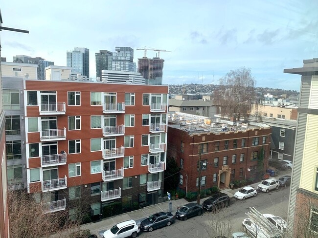 Photo - Top floor unit in highly desirable Press c... Apartment