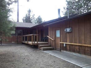 Building Photo - 31-41 NW Thurston Ave