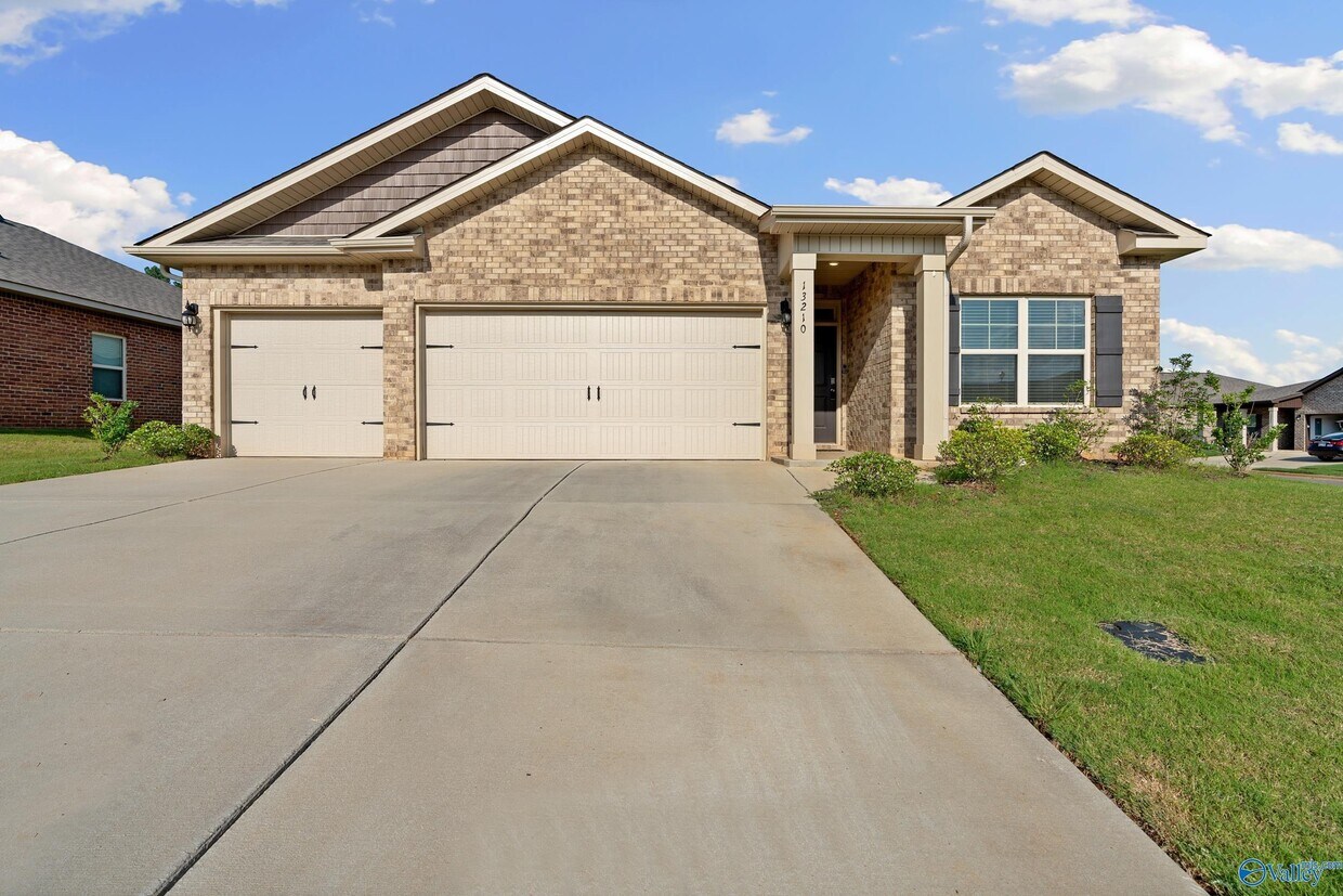 Foto principal - 13210 Billet Dr