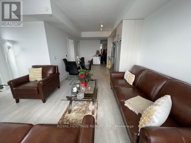 Building Photo - 2545 Simcoe St N