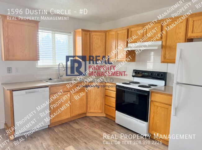 Foto del edificio - 1596 Dustin Cir