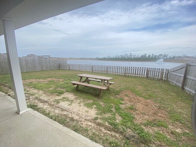 Foto del edificio - Spacious Modern Home in a Quiet Community!