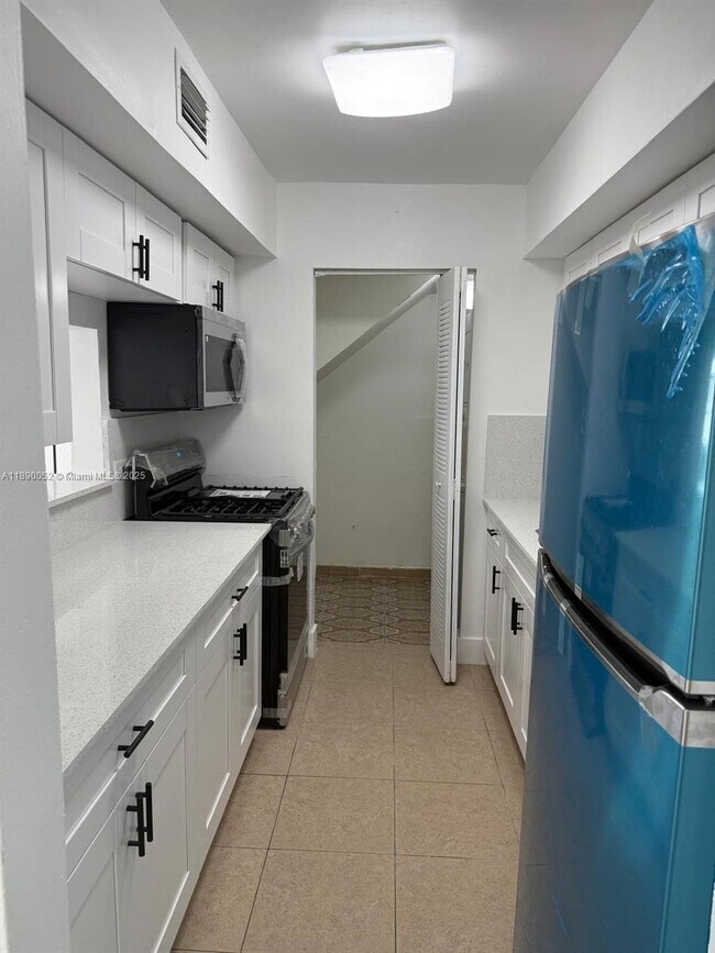 Foto del edificio - 1255 W 53rd St