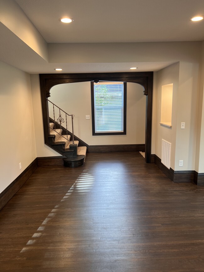 Living space - 1907 Princeton Ave