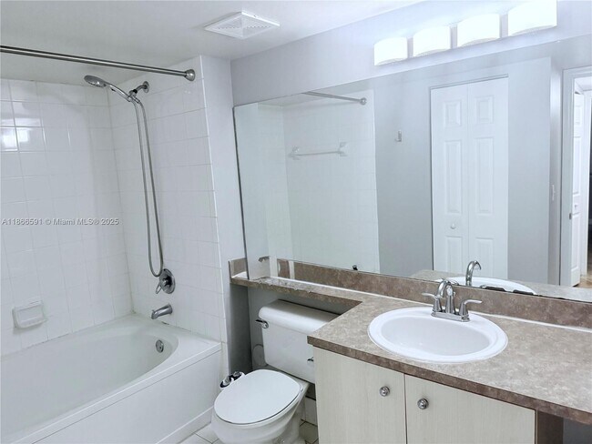 Foto del edificio - 11177 SW 8th St