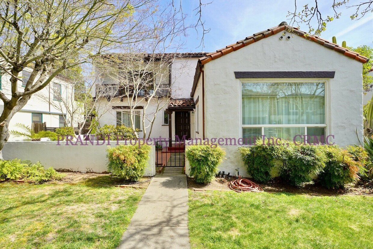 Foto principal - -Application Pending- Lovely Home in West ...