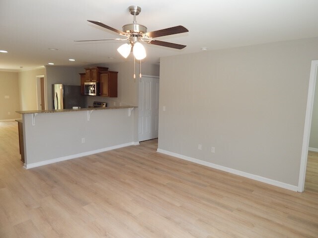 Foto del edificio - 415 Laurel Grove Ct