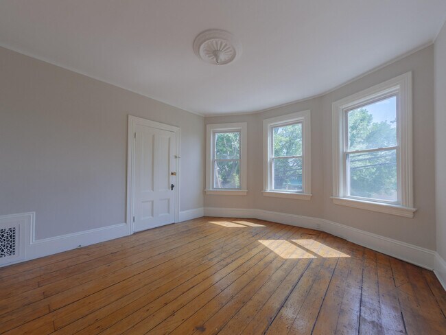 Building Photo - 150 Pitman St