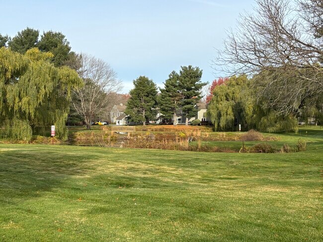 Foto del edificio - 128 Georgetown Dr