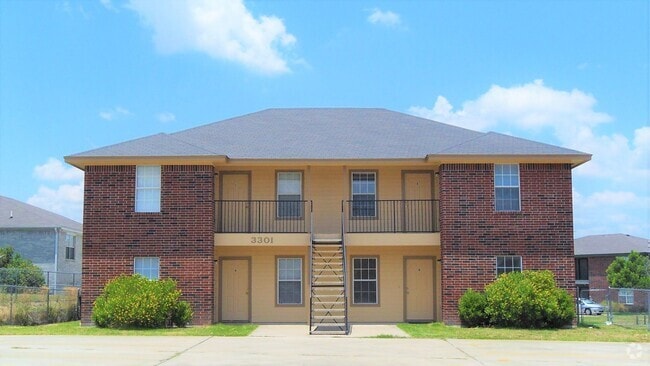 Building Photo - 3301 Barcelona Dr