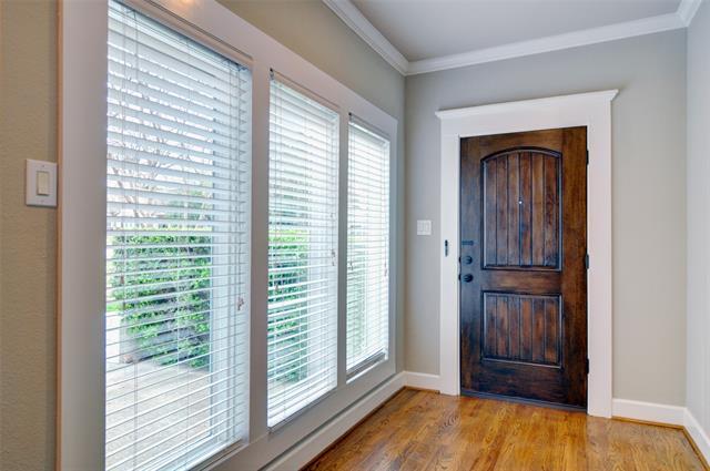 Foto del edificio - 3915 W 6th St